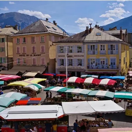 CHIC&MODERNE au coeur de la vie embrunaise Extérieur photo